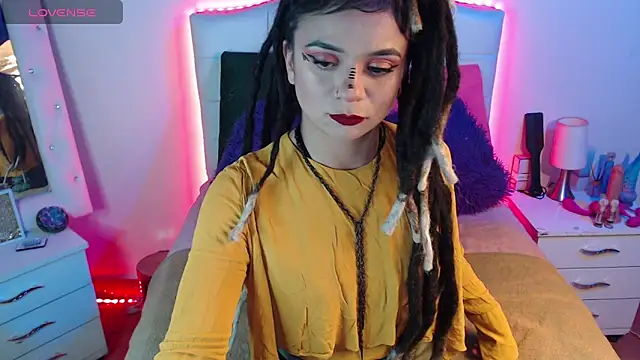 elapetitie online show from December 2025 05:28:01 AM