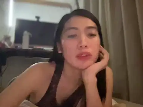 Snapshot of Madmoisellex chatting on May 2026 07:00:02 PM Madmoisellex online show from May 2026 07:00:02 PM