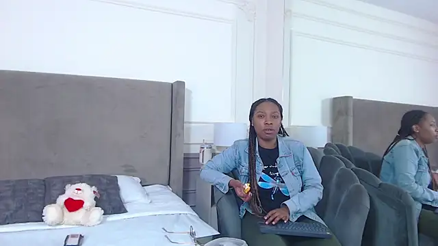 NatashaSilver online show from October 2025 01:12:01 PM