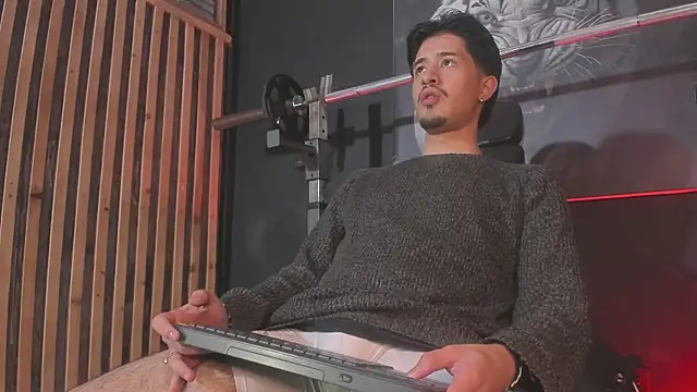 DimitriDeluxe online show from November 2025 07:05:02 PM