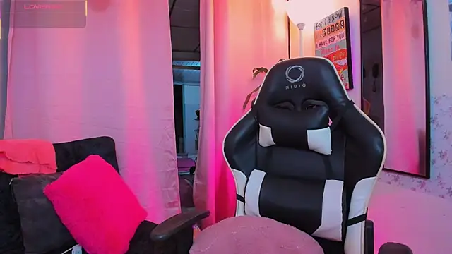 kim7  online show from April 2026 11:57:02 PM