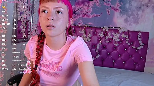 NIna Kitty  online show from December 2025 01:31:02 PM