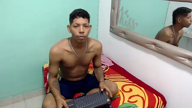 Snapshot of kloe_matias chatting on September 2025 01:49:01 AM kloe matias online show from September 2025 01:49:01 AM