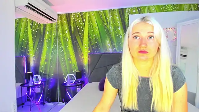 HollyTailors online show from September 2025 05:18:02 AM