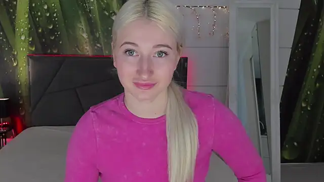 HollyTailors online show from March 2026 06:29:02 AM