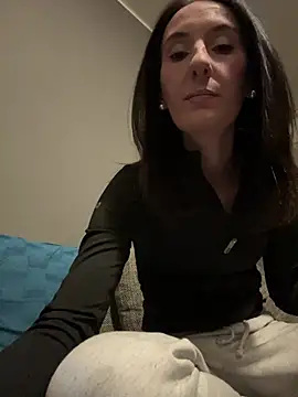 Emilia Mausi online show from February 2026 07:21:02 PM