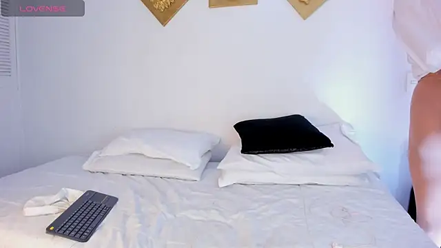 Aleexiiaa online show from September 2025 12:17:01 PM