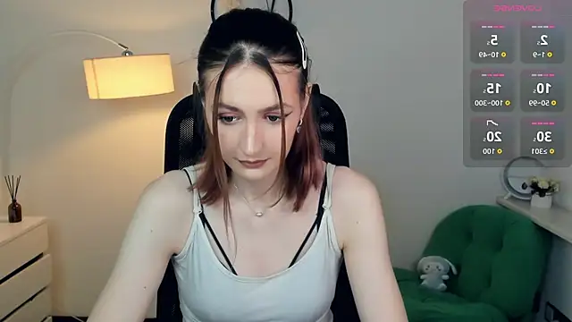 Snapshot of EasterBlink chatting on November 2025 07:47:02 AM EasterBlink online show from November 2025 07:47:02 AM