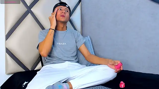  Leohot  online show from October 2025 03:38:01 AM