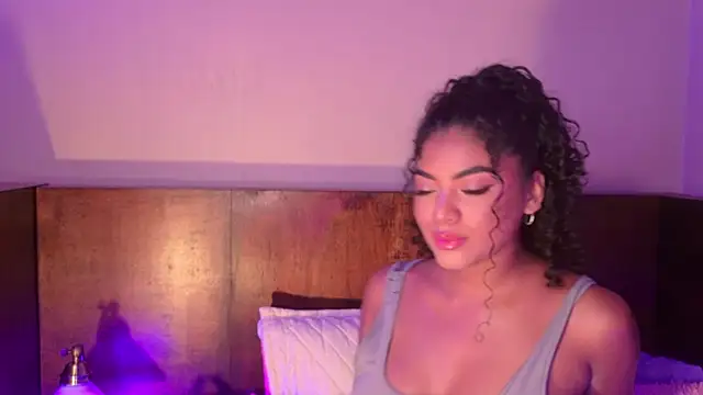 Carly Monroe  online show from October 2025 11:13:02 PM