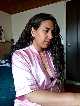 Snapshot of IVONNE_COLLINS33 chatting on November 2025 03:59:01 PM IVONNE COLLINS33 online show from November 2025 03:59:01 PM