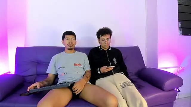 Snapshot of AxelAndJeremy chatting on September 2025 02:57:01 AM AxelAndJeremy online show from September 2025 02:57:01 AM