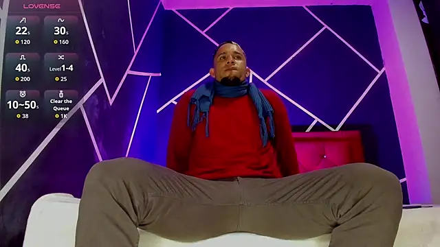 Snapshot of Massimo_Cruz chatting on November 2025 08:31:01 PM Massimo Cruz online show from November 2025 08:31:01 PM