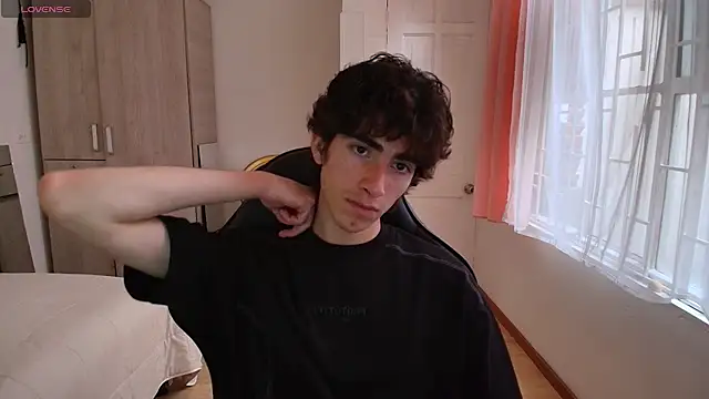 Nude Boy18 online show from September 2025 09:48:02 PM