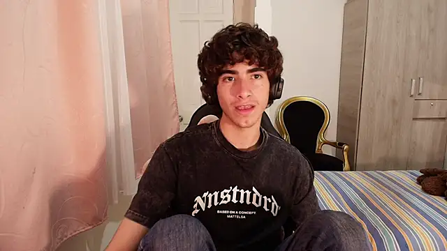 Nude Boy18 online show from October 2025 06:10:02 AM