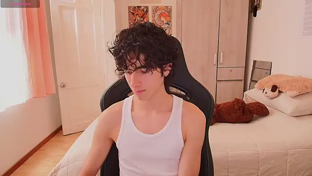 Nude Boy18 online show from April 2026 07:40:02 PM