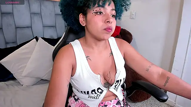 Snapshot of momo_ayasse chatting on September 2025 01:49:01 AM momo ayasse online show from September 2025 01:49:01 AM