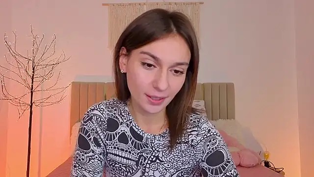 Little mia   online show from November 2025 09:03:02 PM