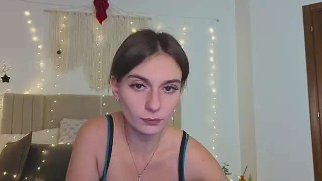 Snapshot of Little_mia__ chatting on December 2025 10:39:02 PM Little mia online show from December 2025 10:39:02 PM