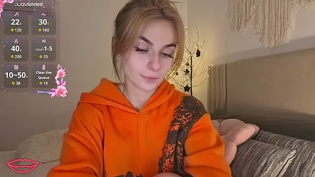 Snapshot of Little_mia__ chatting on February 2026 11:00:01 PM Little mia online show from February 2026 11:00:01 PM