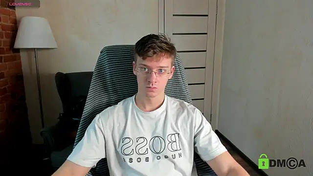 Snapshot of Harm_Dick chatting on October 2025 10:38:02 AM Harm Dick online show from October 2025 10:38:02 AM