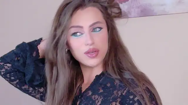 Snapshot of Sienna_Voss chatting on April 2026 08:37:01 PM Sienna Voss online show from April 2026 08:37:01 PM
