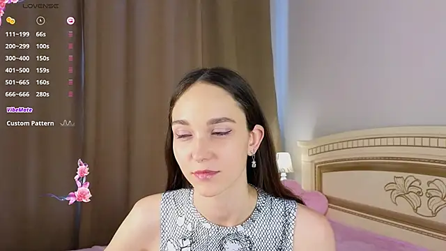 Snapshot of SoftieDream chatting on September 2025 08:14:01 AM SoftieDream online show from September 2025 08:14:01 AM