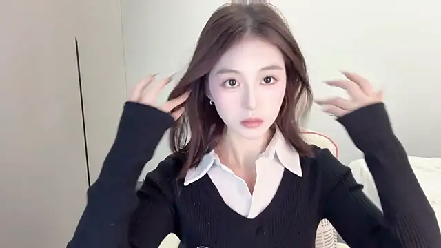 Snapshot of Cookie-oo chatting on November 2025 12:06:02 PM Cookie-oo online show from November 2025 12:06:02 PM