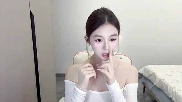 Snapshot of Cookie-oo chatting on November 2025 12:27:02 PM Cookie-oo online show from November 2025 12:27:02 PM