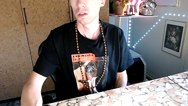 Snapshot of sakiramissy chatting on October 2025 11:41:02 AM sakiramissy online show from October 2025 11:41:02 AM