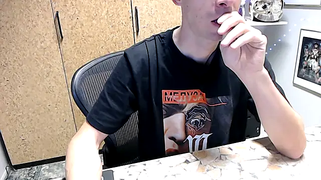 Snapshot of sakiramissy chatting on October 2025 06:01:02 AM sakiramissy online show from October 2025 06:01:02 AM