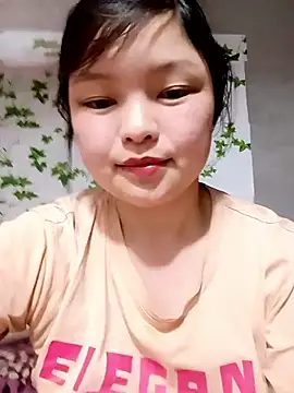 XoiXoi232 online show from April 2026 02:33:02 PM