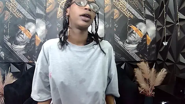 Lilmisbaddyxxx online show from October 2025 05:32:01 PM