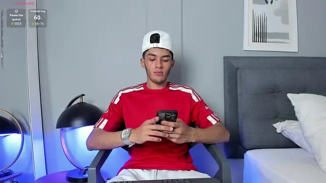 Tylerffoxx online show from February 2026 09:18:01 PM