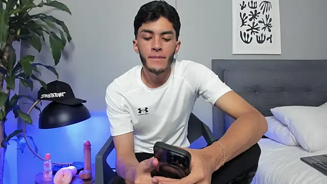 Tylerffoxx online show from July 2026 11:07:02 PM