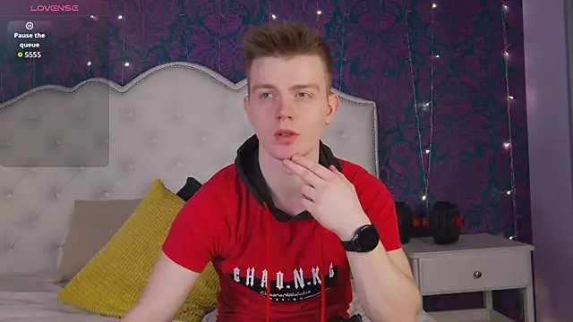 Happydeimos online show from April 2026 10:13:02 PM