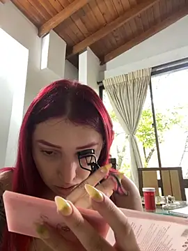 Snapshot of Paulina-Wells chatting on November 2025 09:15:02 PM Paulina-Wells online show from November 2025 09:15:02 PM