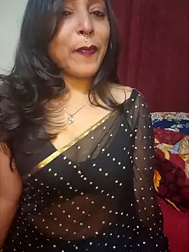 Snapshot of Hotbhabi305 chatting on February 2026 05:32:01 PM Hotbhabi305 online show from February 2026 05:32:01 PM