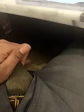 Snapshot of hotboy43339 chatting on December 2025 02:51:01 AM hotboy43339 online show from December 2025 02:51:01 AM