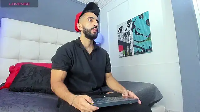 Yiyo10  online show from February 2026 04:38:01 AM