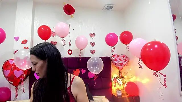 Snapshot of MashaPiink chatting on February 2026 01:07:02 PM MashaPiink online show from February 2026 01:07:02 PM