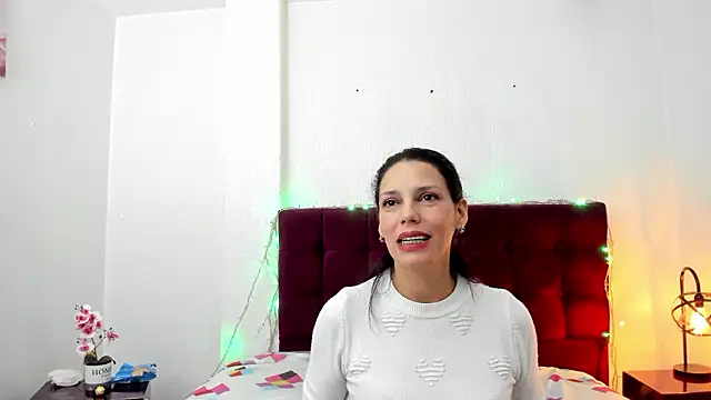 Snapshot of MashaPiink chatting on March 2026 01:05:01 PM MashaPiink online show from March 2026 01:05:01 PM