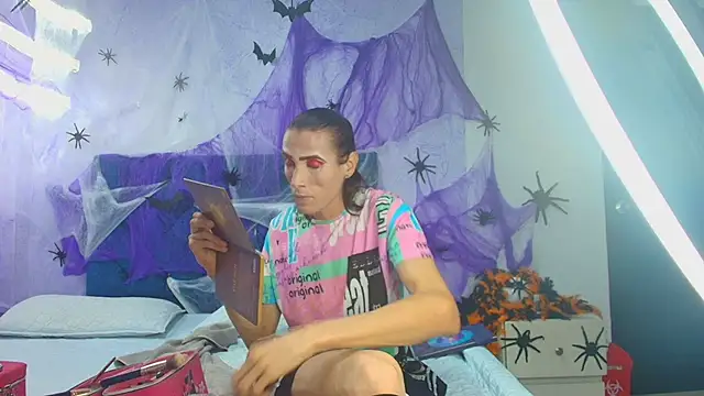 Snapshot of shantala_nastasiia chatting on October 2025 01:09:01 PM shantala nastasiia online show from October 2025 01:09:01 PM