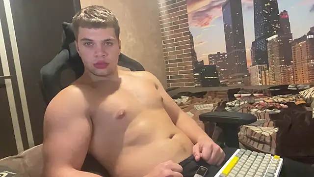 Snapshot of MusclePhantom chatting on October 2025 08:28:02 PM MusclePhantom online show from October 2025 08:28:02 PM