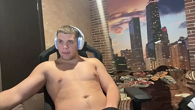 Snapshot of MusclePhantom chatting on October 2025 07:58:02 PM MusclePhantom online show from October 2025 07:58:02 PM