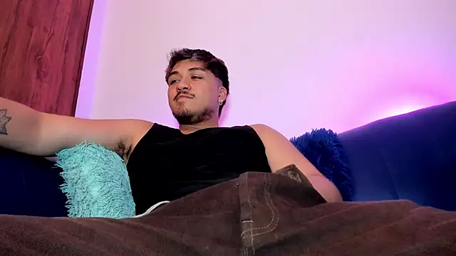 Snapshot of juanmechanic_ chatting on February 2026 07:29:02 AM juanmechanic online show from February 2026 07:29:02 AM