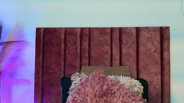 IvyJhons online show from September 2025 11:54:02 AM