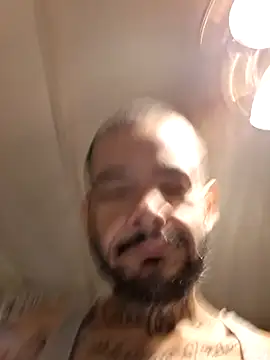 Snapshot of MassedParidae chatting on February 2026 02:01:02 AM MassedParidae online show from February 2026 02:01:02 AM