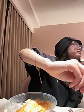 Moonlight-23 online show from November 2025 12:27:01 PM