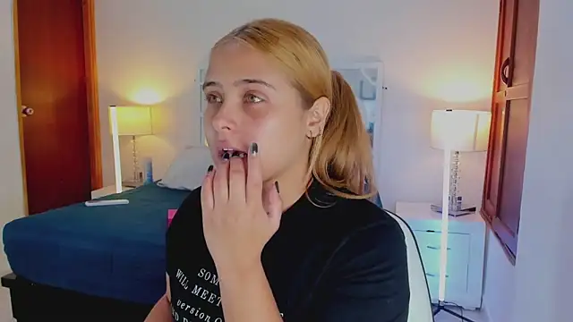 MikaelaStone online show from February 2026 12:32:02 PM